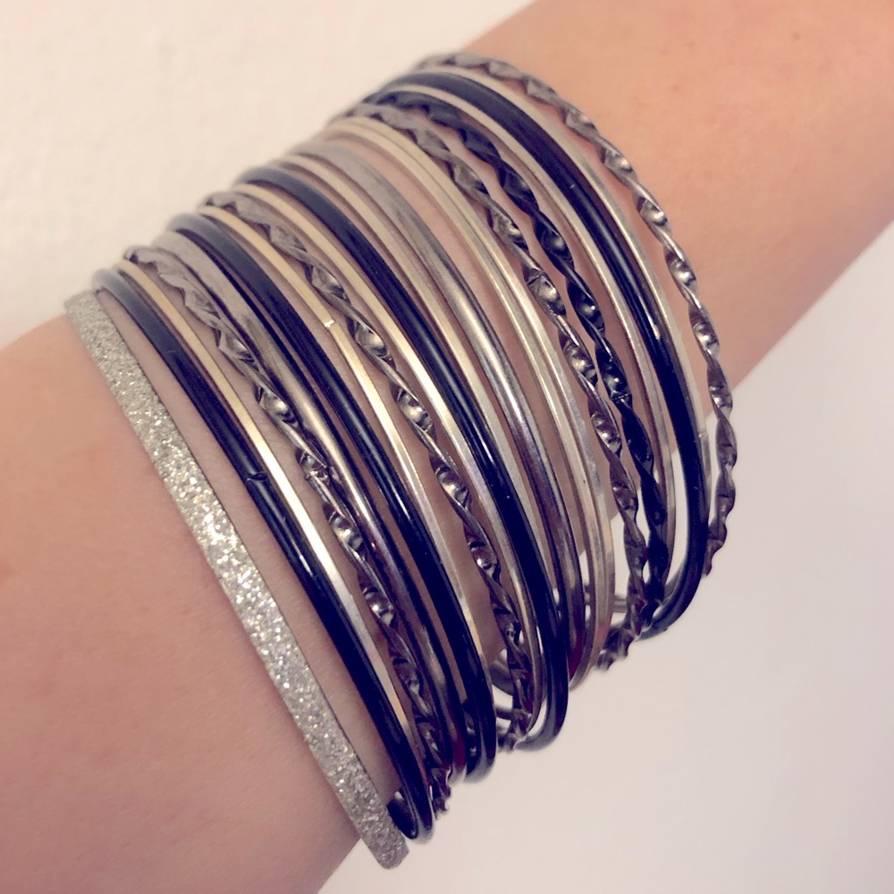 ✴️ FREE with Purchase - Bundle of 20 Bangle Bracelets